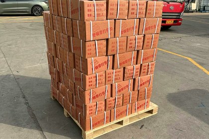 Brick block and paver pallet load secured with PET strap